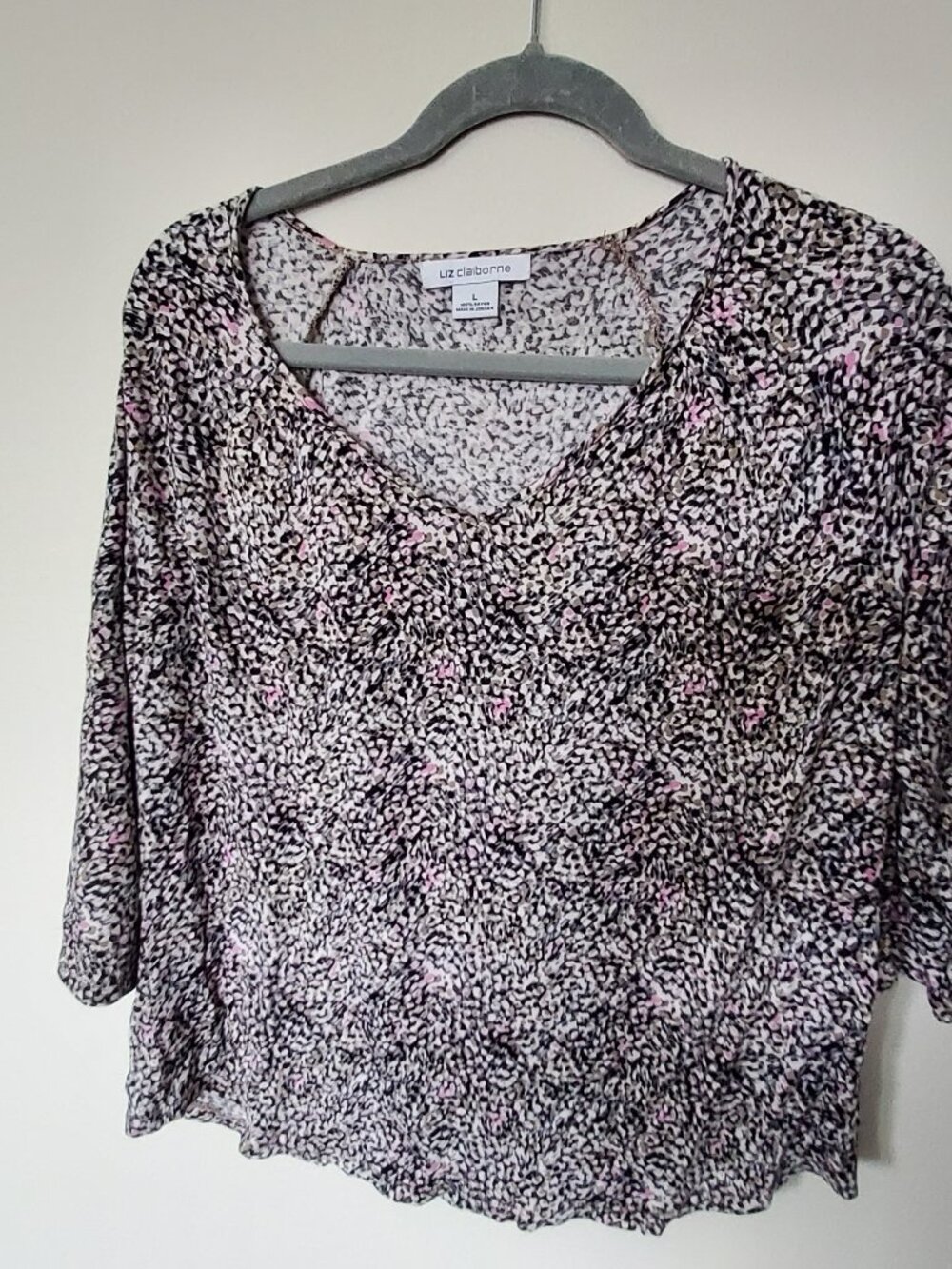 Liz Claiborne Polka dot design V neck top size L